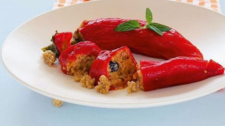 Σε χρόνο dt: Πιπεριές φλωρίνης γεμιστές με πλιγούρι